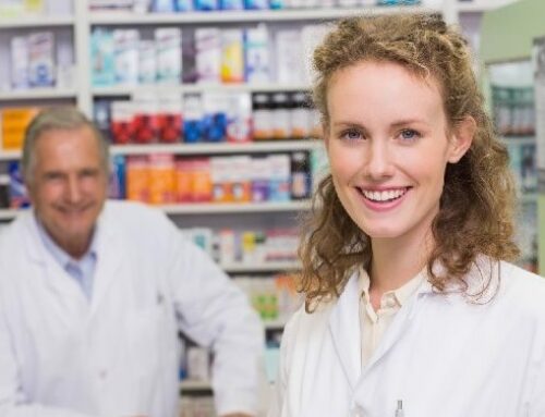 Más de 3.700 farmacéuticos colegiados y 870 farmacias constituyen el referente sanitario más cercano y accesible a la población en la provincia de Sevilla