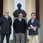 El Colegio de Farmacéuticos de Sevilla impulsa la reutilización solidaria de equipos informáticos en el Polígono Sur