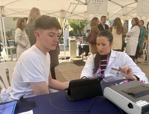 Farmacéuticos de Sevilla acercan la prevención cardiovascular a los vecinos de Pino Montano en la jornada “Sevilla Cardiosaludable”